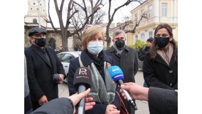 The head of “Europol” came to Ruse for the funeral of the murdered Elena Gencheva (Video)