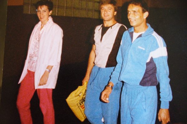 Николай Арабов /вдясно/ с приятеля си Илия Дяков през 1986 г. на световното първенство в Мексико.