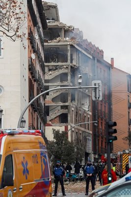 Мощен взрив избухна в сграда в центъра на Мадрид СНИМКА: Ройтерс