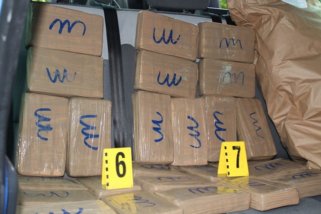 В Бразилия иззеха 500 килограма кокаин, натоварен в малък самолет