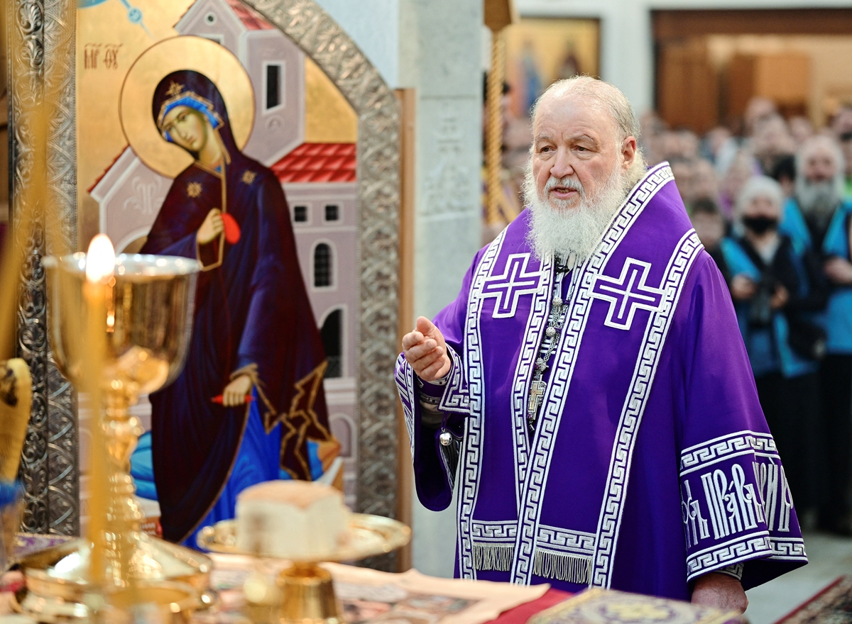 Руският патриарх опрощава греховете на загиналите в Украйна руски войници