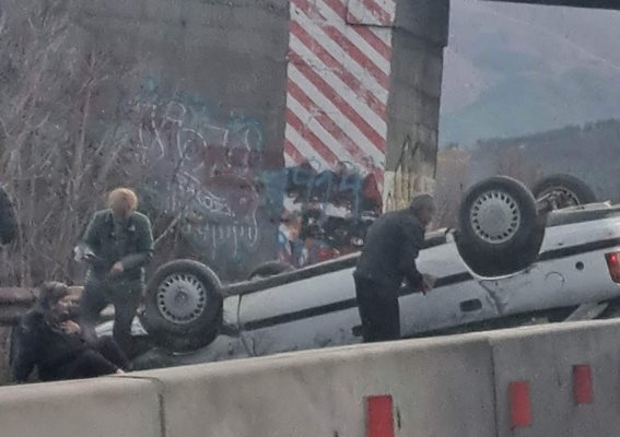 Катастрофа на пътя между Симитли и Благоевград Снимка: Facebook/Boyka Atanasova