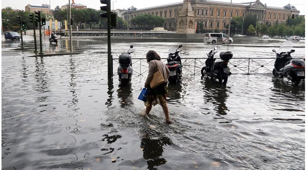 "Бурята на Второто пришествие" предизвика наводнение в испанската столица.