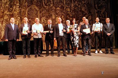 Наградените в областта на културата с кмета Даниел Панов и председателя на ОбС Венцислав Спирдонов