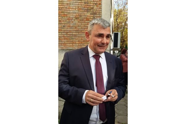 Временно изпълняващият длъжността кмет кмета на общината Виктор Борисов