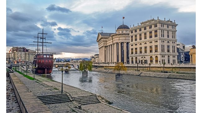 The “antique” styrofoam falls from the building of the Macedonian government