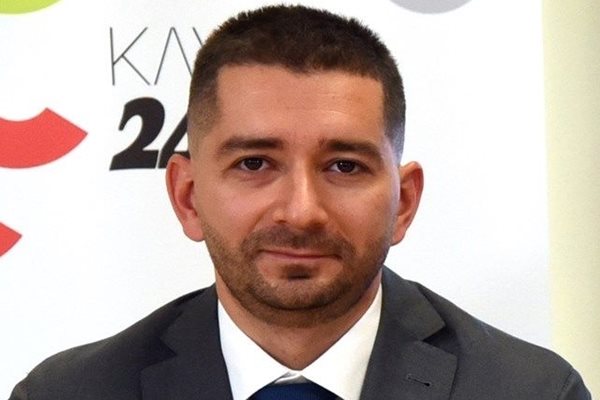 Политическият анализатор Слави Василев