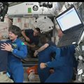 Саманта Кристофорети се върна в космоса, след като остави мъжа си да гледа децата