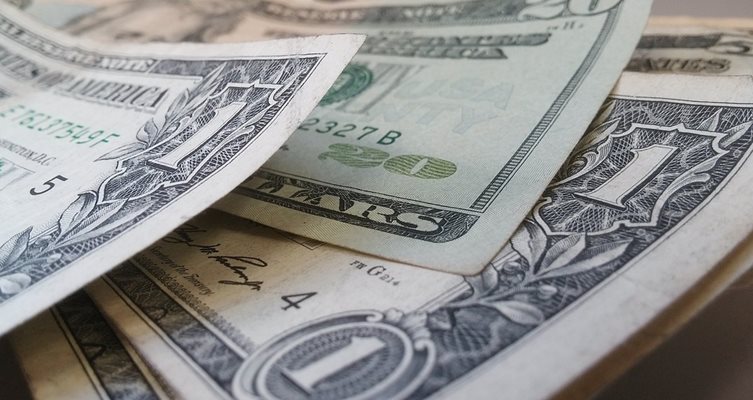 Щатският долар приключва най-успешната си година от 2015 г. насам