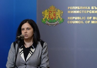 Мария Павлова: Поисканата смяна на външния министър е издържана по Конституция