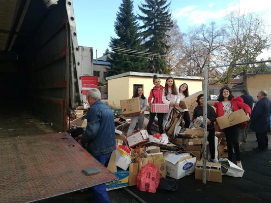 Ученици от Гоце Делчев събраха разделно над 3 тона отпадъци.