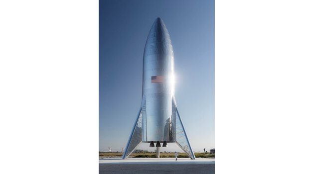 Kосмическия кораб "Старшип", създаден от компанията "Спейс Екс" на милиардера Илон Мъск СНИМКА: Туитър/elonmusk