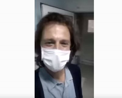 Стилиян Ангелов в кадър от клипа, направен в болничната му стая.