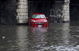 Тежки наводнения на остров Сицилия