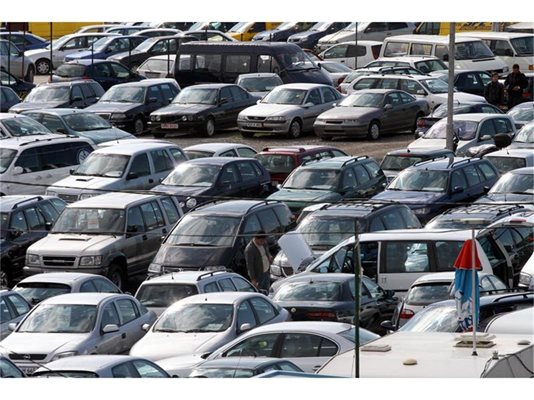 Лондон предлага на шофьорите до 5000 лири, за да бракуват старите си автомобили 
СНИМКА: "24 ЧАСА"
