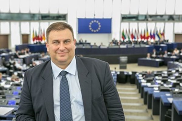 Емил Радев: Поведох битката срещу двойните стандарти за България в Европа (Видео)
