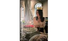 Яна Маринова празнува рожден ден по време на снимки
