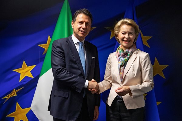 Урсула фон дер Лайен се срещна с  италианския премиер  Джузепе Конте в Брюксел.