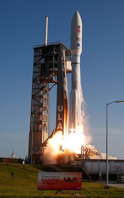 Ракета-носител "Атлас V" изстреля марсохода на НАСА "Пърсивиърънс" към Червената планета.