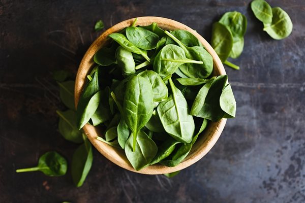 Зелените листни зеленчуци намаляват риска от деменция