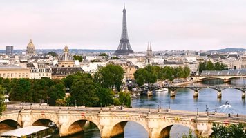 Стачки и страх от атентати в Париж