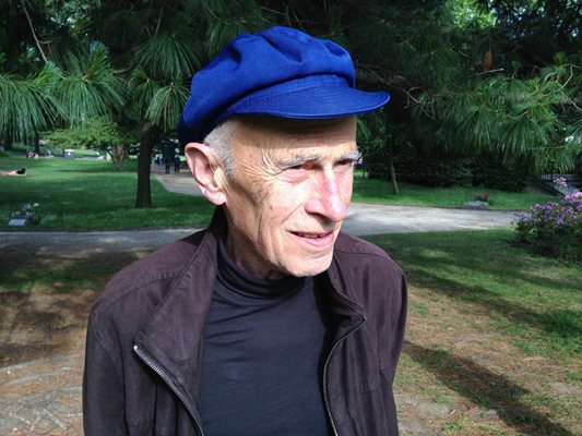 Ето така изглежда журналистът Владимир Костов на 85 г. в Париж.