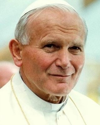 При посещение в Сицилия три години след убийството на Ливатино папа Йоан Павел Втори (на снимката) го нарече "мъченик на справедливостта". Снимка Архив