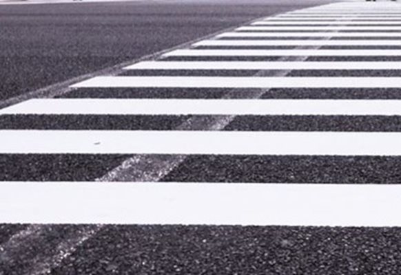 Пешеходна пътека тип "зебра"  СНИМКА: Pixabay