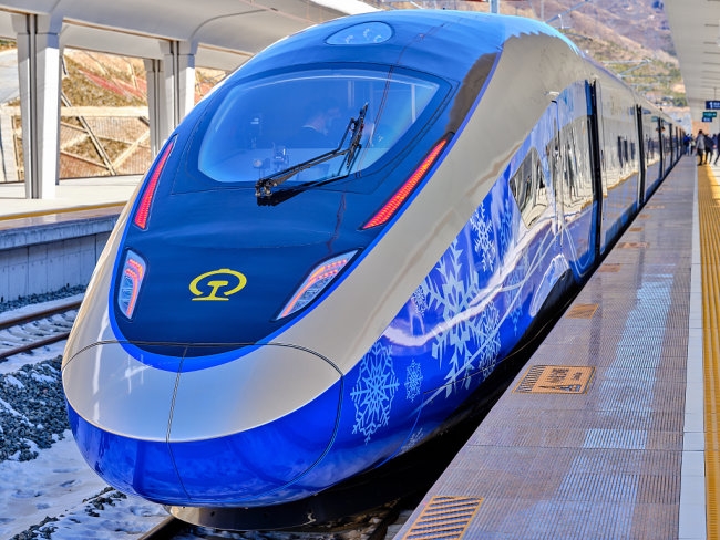 От Синдзян са отпътували общо 990 влака „Китай-Европа“ тази година