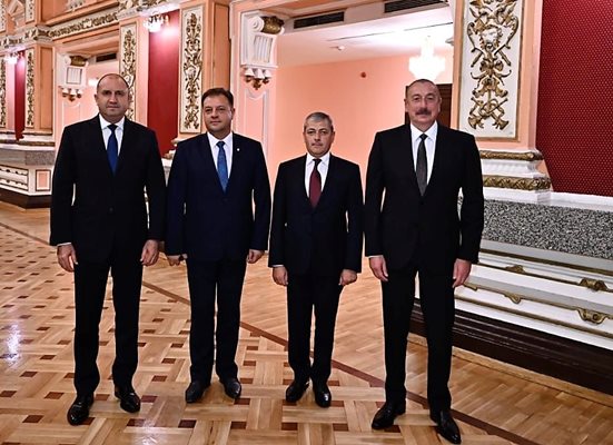 Даниел Панов с двамата президенти Румен Радев и Илхам Алиев