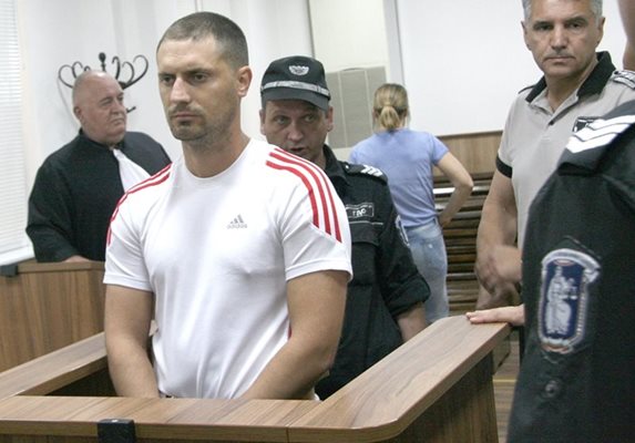 Бившият военен Ангел Желязков в съдебната зала.