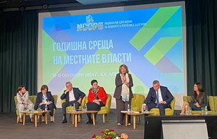 Министър Коритарова: Над 80% от заявленията за общински проекти са с подписани споразумения