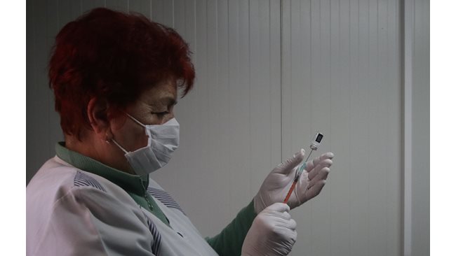Το ενδιαφέρον για τον εμβολιασμό αυξάνεται στην Ελλάδα