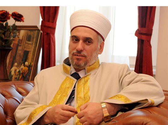 Скандал в мюфтийството: Мустафа Хаджи пуснал &quot;окръжно&quot; за вота