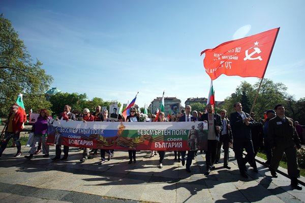 "Безсмъртният полк" влезе в бой пред МОЧА