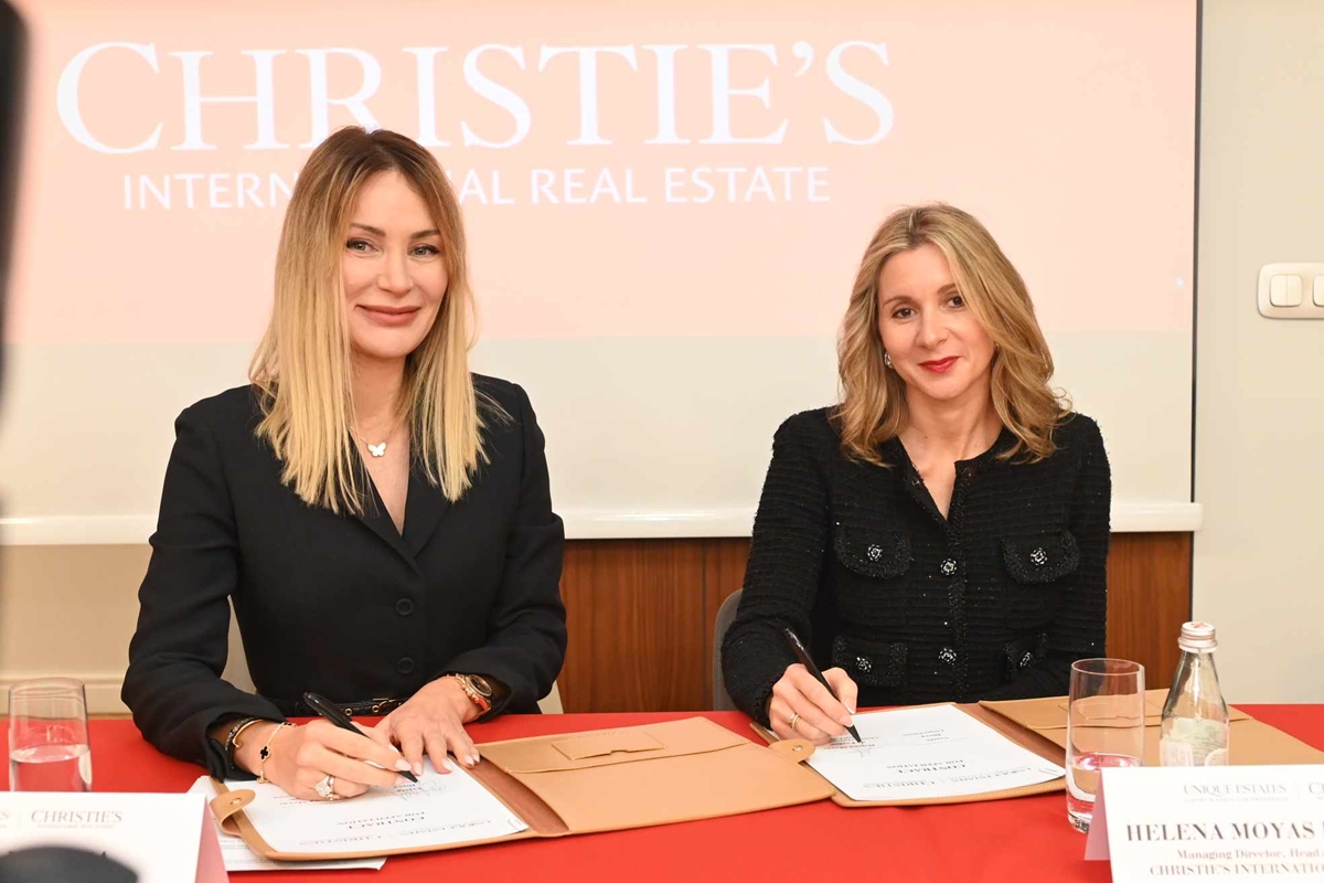 Unique estates става официален представител за България на Christie's