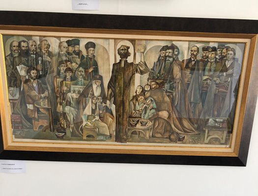 Картината "Апостолите на България", която е и на стенопис в училище "Отец Паисий" в Кърджали, е част от изложбата.