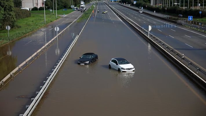 Потопът вече е в град Барселона