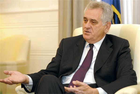 Николич се извини на Босна за геноцида