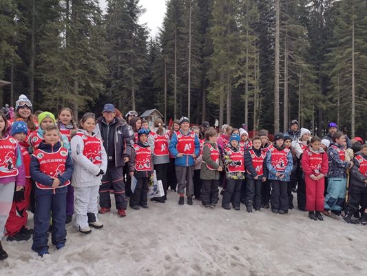 Още 139 деца преминаха през „Научи се да караш ски“ в Пампорово