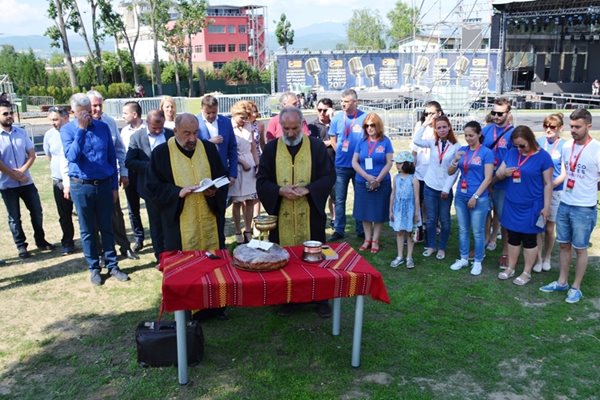 С водосвет бе открит новият парк "Македония" в Благоевград.
