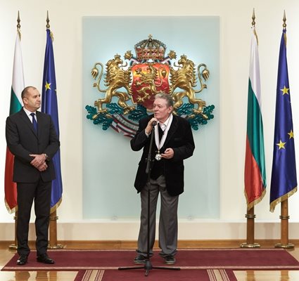 Февруари тази година президентът Румен Радев връчи орден “Стара планина първа степен” на Михаил Белчев.