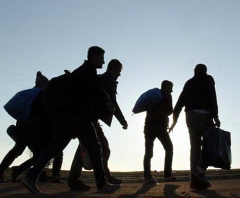 Нелегални мигранти СНИМКА: Ройтерс