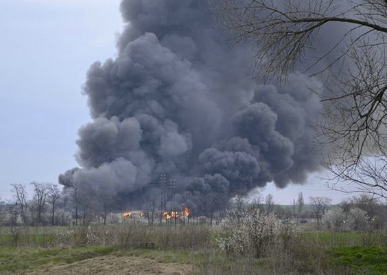 Паленето на гуми в "Столипиново" периодично обгазява част от Пловдив.