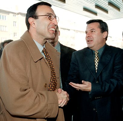 С Петър Стоянов, на когото беше шеф на предизборния щаб