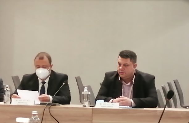 Позициите на левицата бяха представени от зам.-председателя на НС на БСП Атанас Зафиров и Иван Иванов, водачи на листите на "БСП за България" в Сливен и Шумен.
