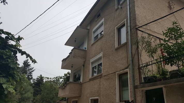 11-годишният Венислав се простреля на втория етаж в семейната къща в Стрелча през септември.