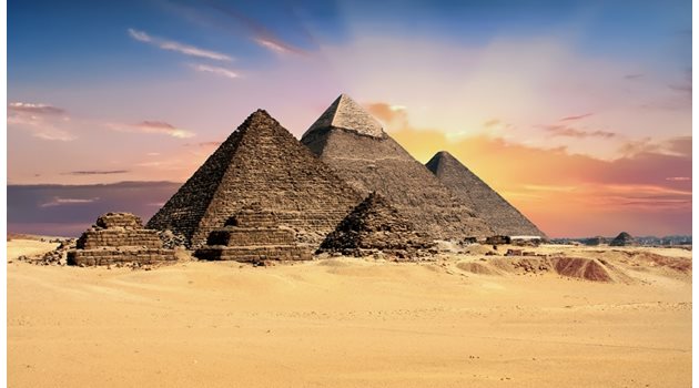 Египетските пирамиди