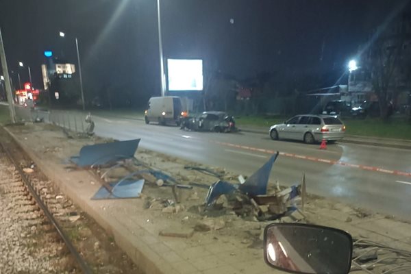 Спирката след катастрофата СНИМКА от фейсбук група Катастрофи в София