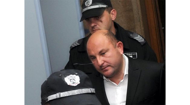АКЦИЯ: Полицаи задържат Даниел Славов, известен като Дидо Дънката, като част от схемата "Медузите".